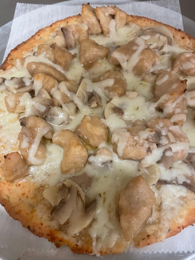 Gluten Free Chicken Marsala Pizza (10").