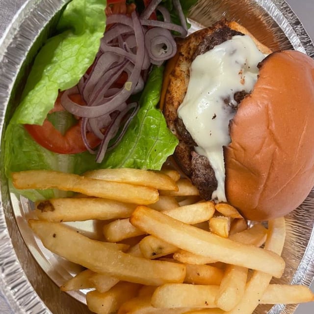 Cheeseburger Deluxe.