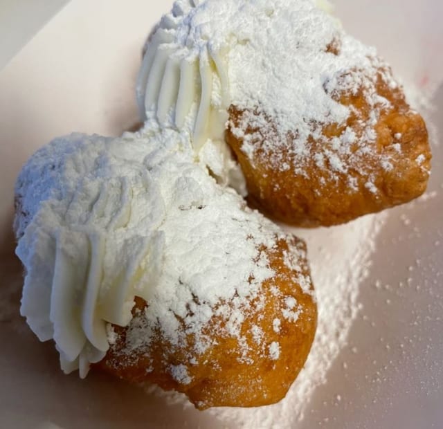 Zeppolis (2 Pieces).